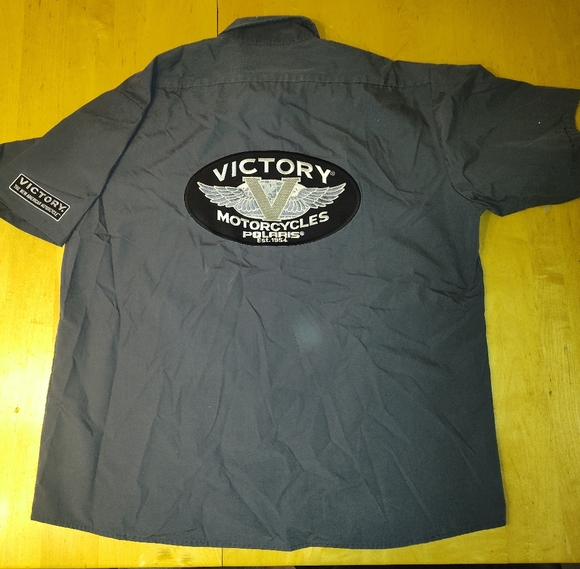 Victory Black Short Sleeve Shirt - Picture 2 of 3